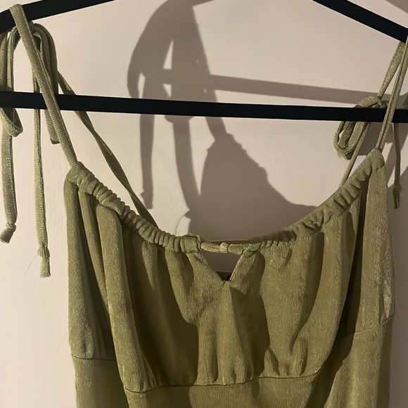 Pascsun Kendall & Kylie green dress - Picture 2 of 4